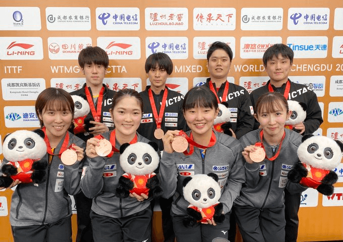 表彰式後の集合写真